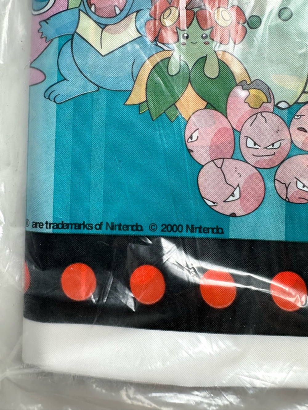 Nintendo 2000 vintage VTG Pokemon Plastic Party Tablecloth Cover - Picture 3 of 3
